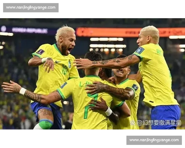 从绿茵到生活场景的足球周边潮流文化全景解析时尚消费与情感连接趋势洞察